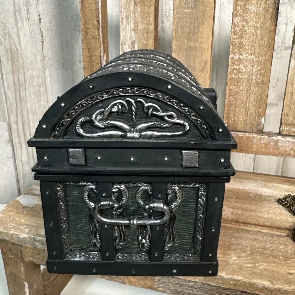 Disney Pirates Of The Caribbean At Worlds End Treasure Chest With Coin Ornament